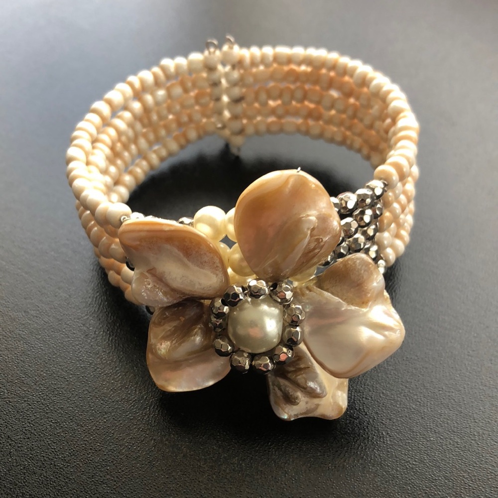Beaded Bracelet with Flower Detail